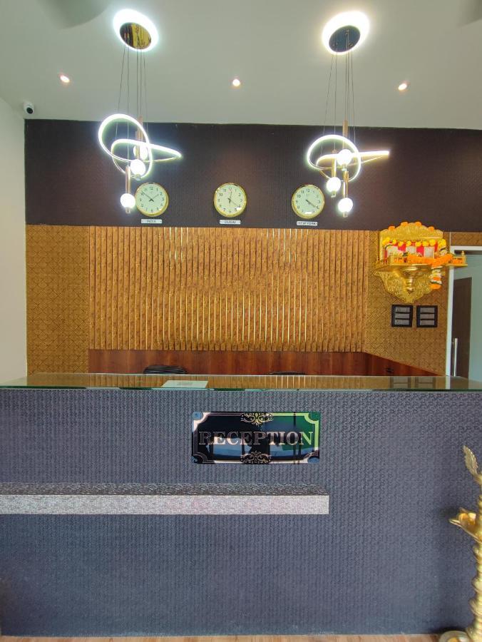 Hotel Starlit ナビムンバイ エクステリア 写真