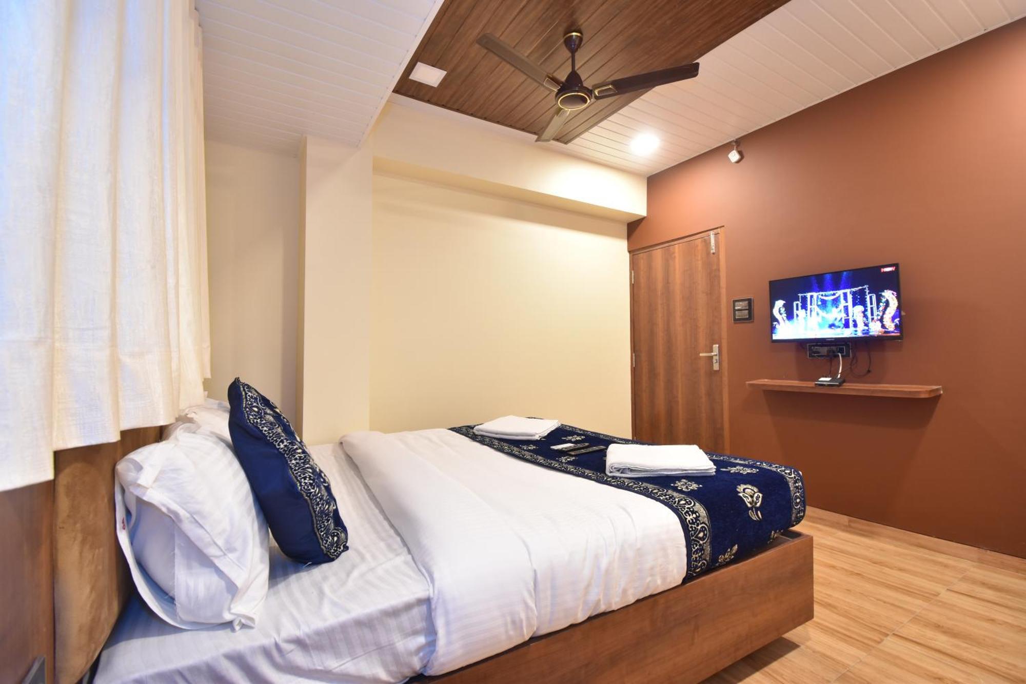 Hotel Starlit ナビムンバイ 部屋 写真