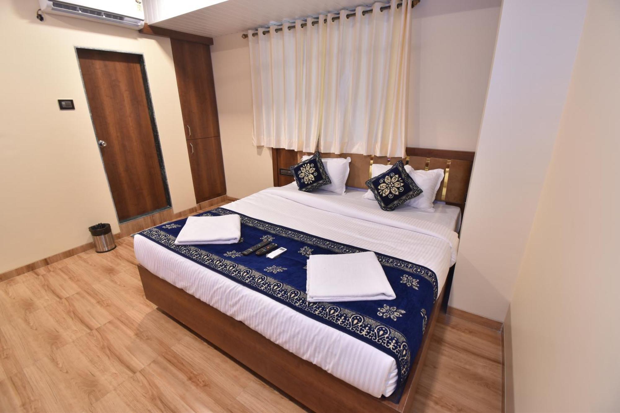 Hotel Starlit ナビムンバイ 部屋 写真